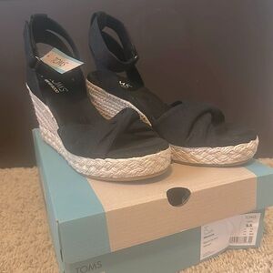 NWT- Toms Marisela Wedge Black Size 5.5